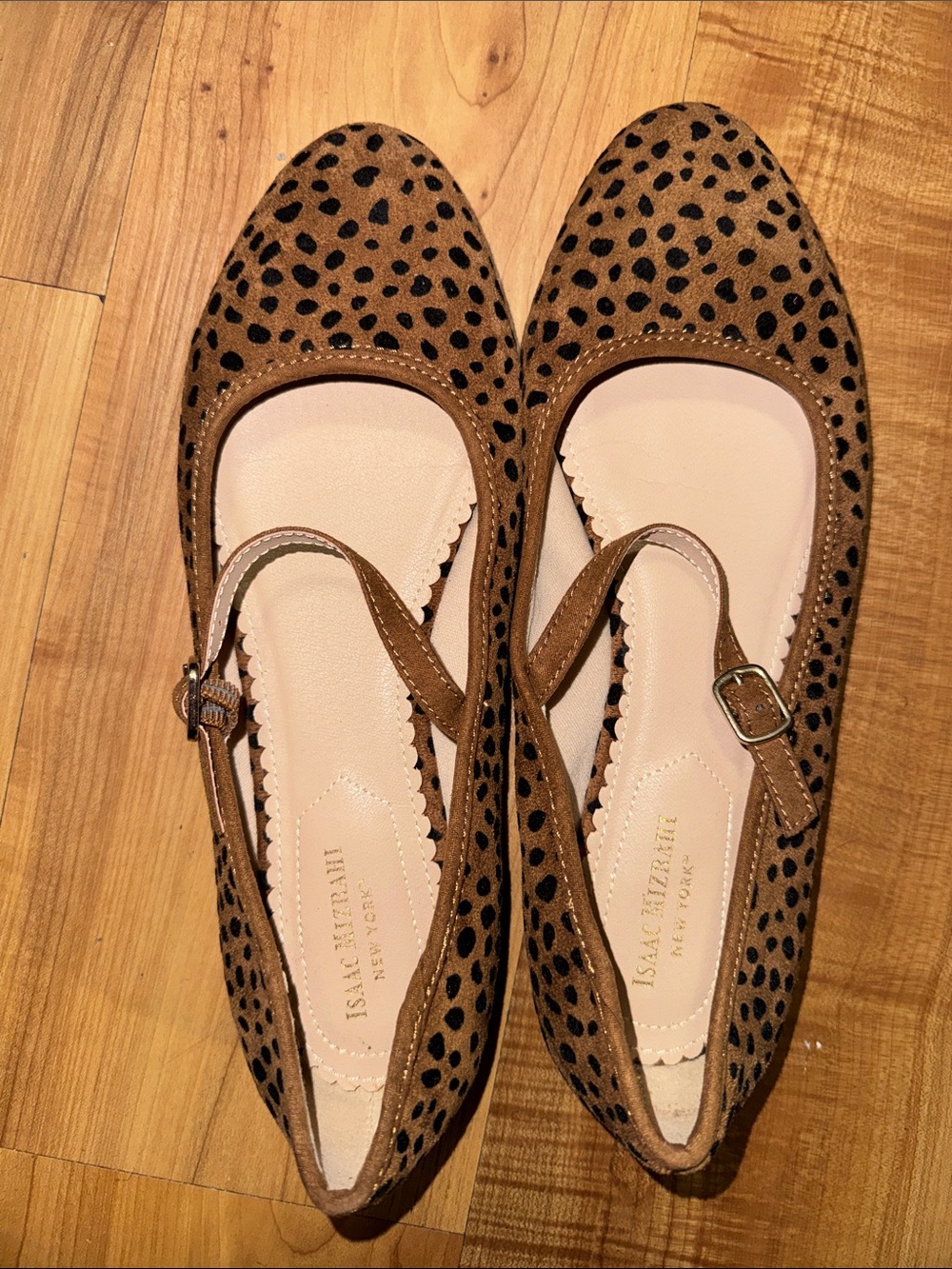 Isaac Mizrahi Tan and Black Spotted Mary Jane Flats(11)